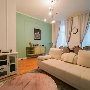 Mint 13 @ Mariahilf Apartment